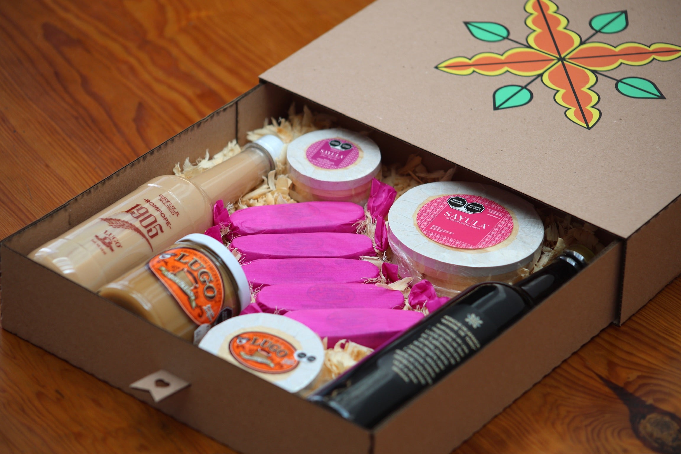 Caja Edición San Valentín, Producto Artesanal de Cajetas Lugo y Sayula