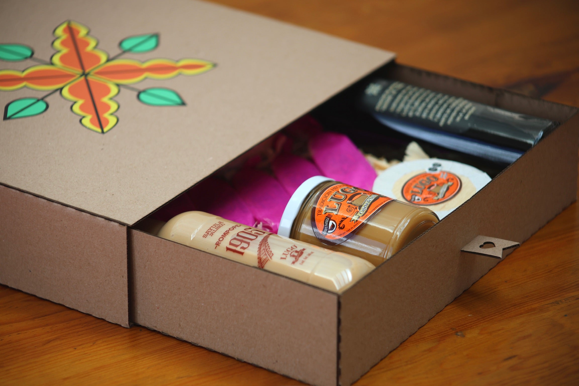 Caja Edición San Valentín, Producto Artesanal de Cajetas Lugo y Sayula