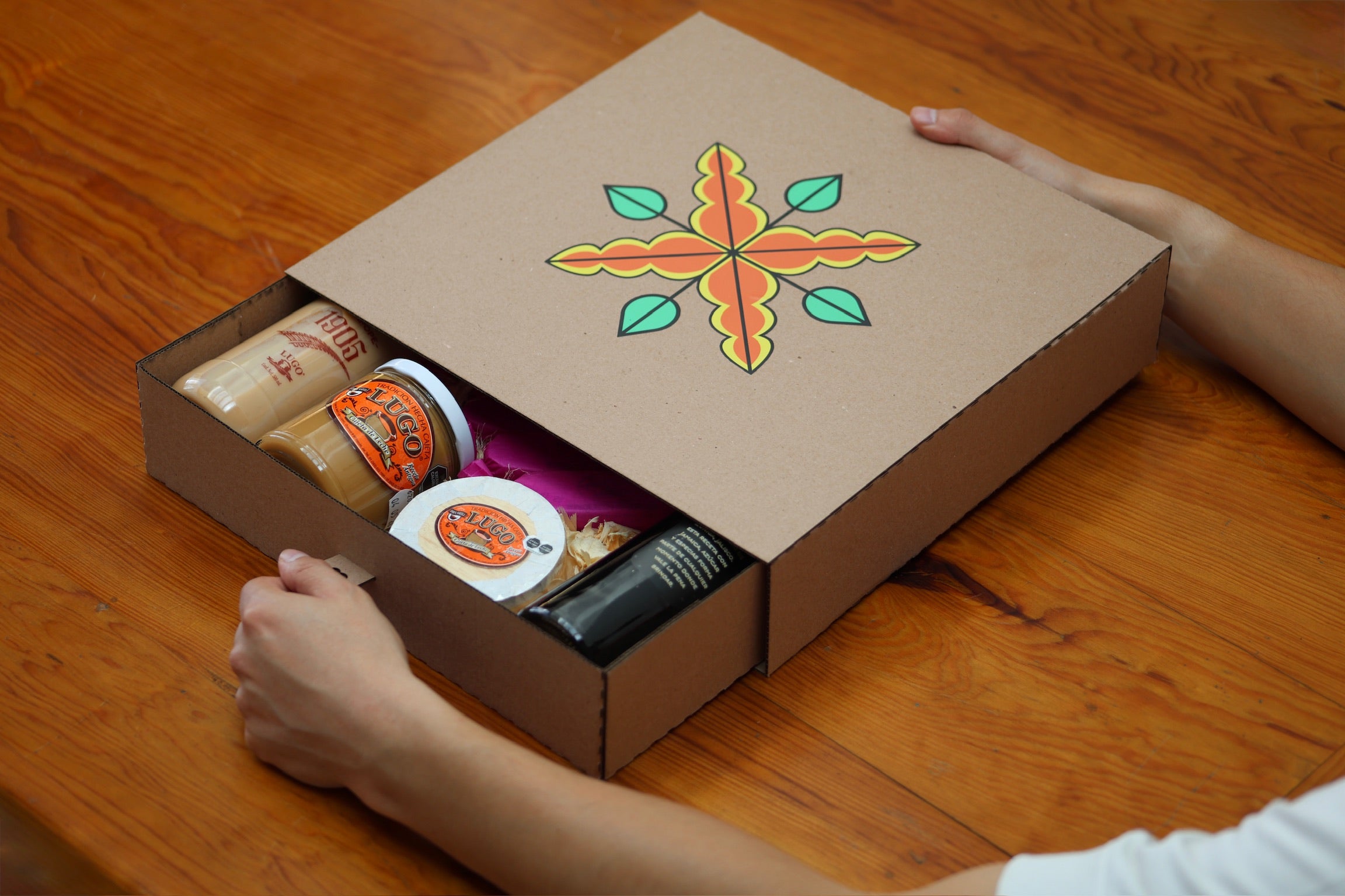 Caja Edición San Valentín, Producto Artesanal de Cajetas Lugo y Sayula